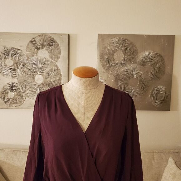 Halogen Wrap Front Peplum Top size Petite Small in Plum - Picture 3 of 11